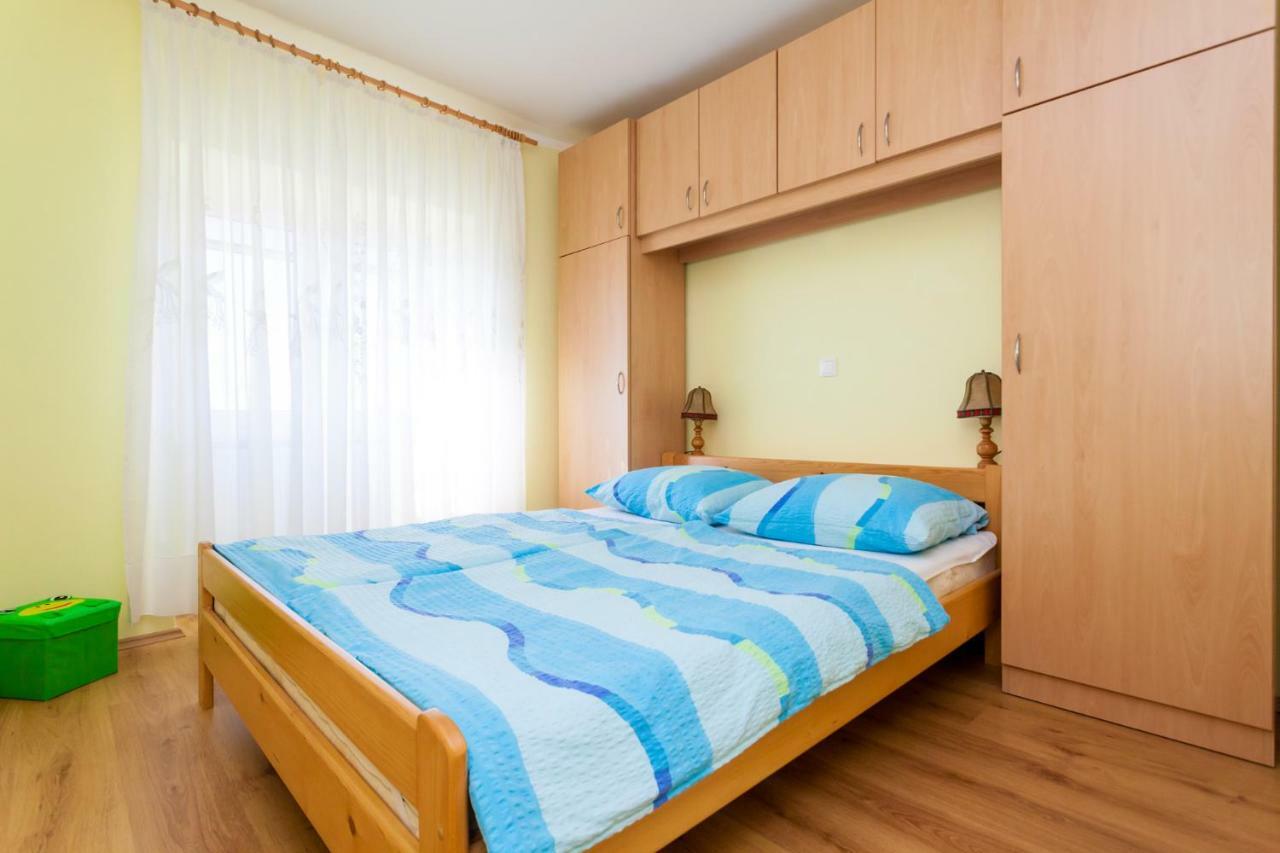 Holiday Apartment Ivica Milohnici Exterior foto