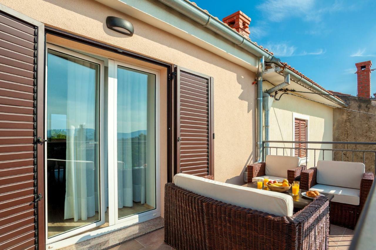 Holiday Apartment Ivica Milohnici Exterior foto