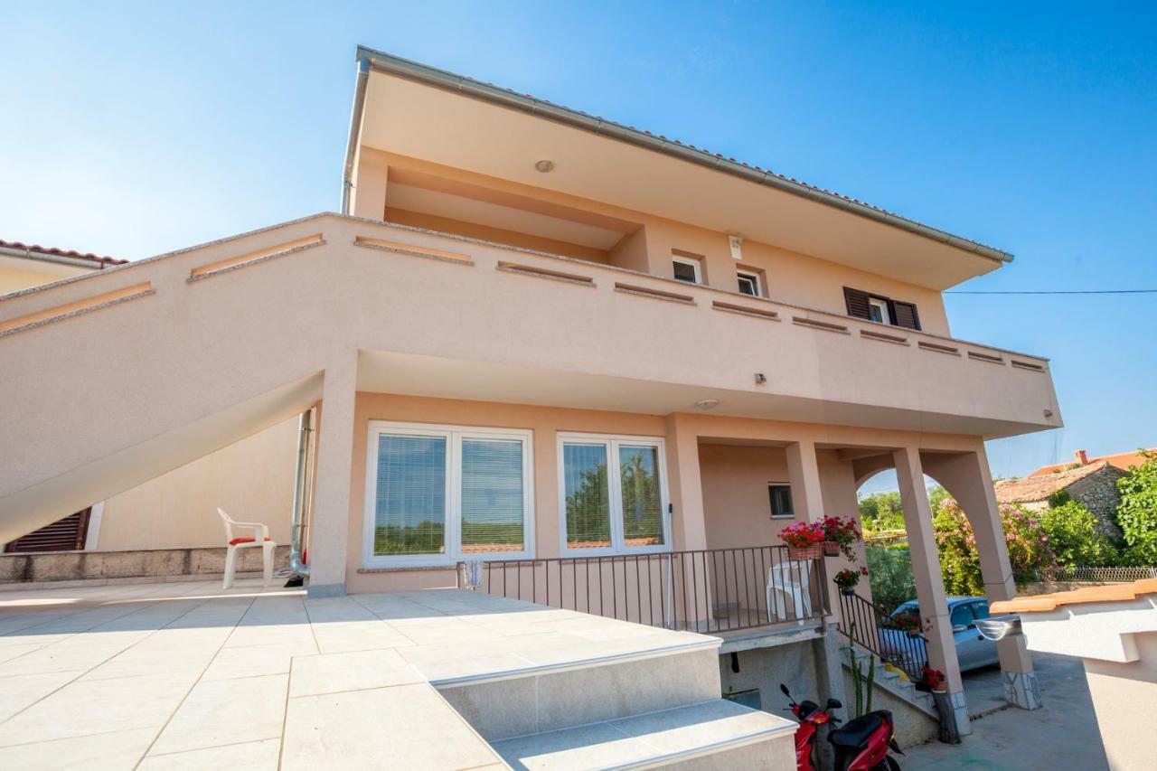 Holiday Apartment Ivica Milohnici Exterior foto